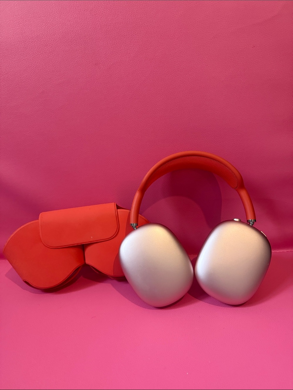 Apple AirPods Max - Pink (With Original Smart Case)